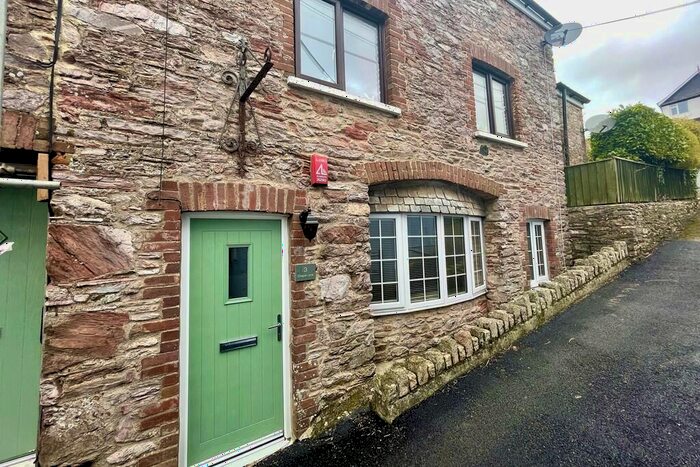 2 Bedroom Flat To Rent In Yealmpton, Devon, PL8