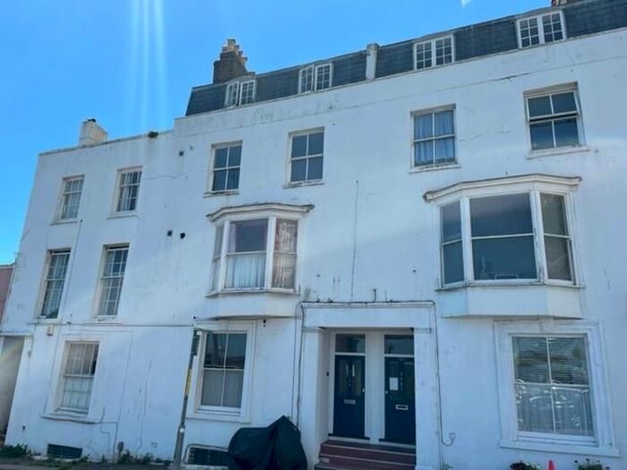 1 Bedroom Flat To Rent In East Cliff, Dover, CT16