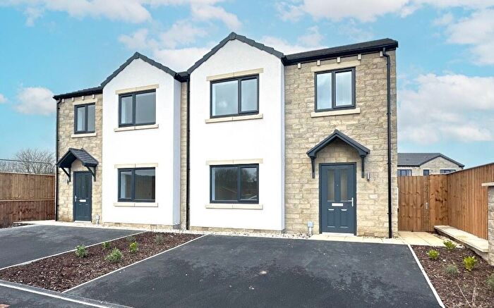 3 Bedroom Semi Detached House For Sale In Delf Hill, Rastrick, HD6