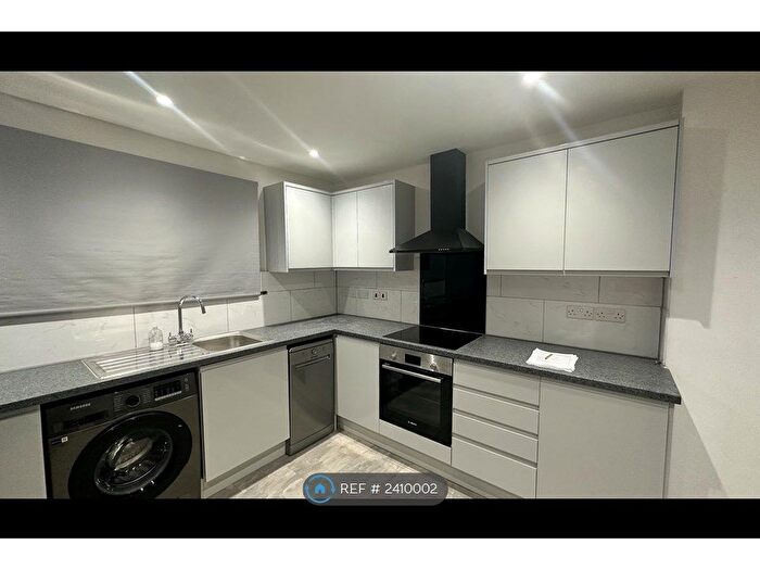 1 Bedroom Flat To Rent In Heath Lawn, Flackwell Heath, High Wycombe, HP10