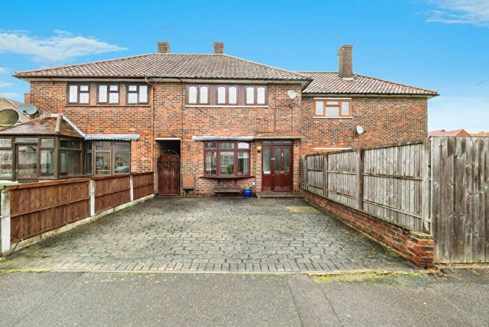 3 Bedroom Terraced House For Sale In Nethan Drive, Aveley, South Ockendon, Essex, RM15