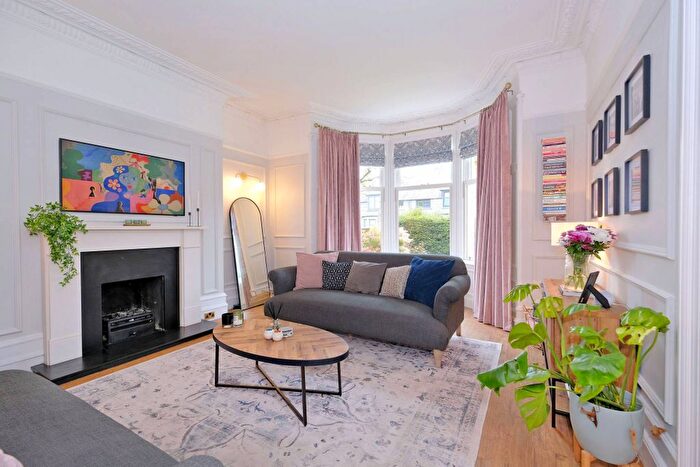 2 Bedroom Flat For Sale In Forest Avenue, Aberdeen, AB15