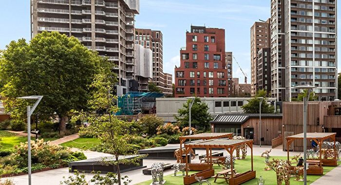 1 Bedroom Flat To Rent In Belfield Mansions, Park And Sayer, Elephant And Castle, SE17