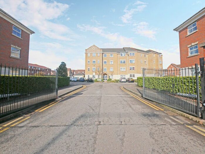 2 Bedroom Flat To Rent In Crispin Way, Uxbridge, UB8