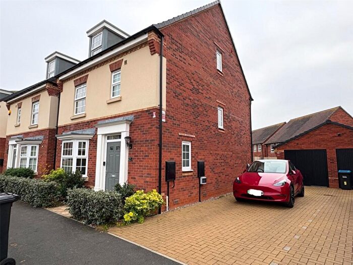 4 Bedroom Detached House For Sale In Fabius Drive, Fairfields, Milton Keynes, Buckinghamshire, MK11
