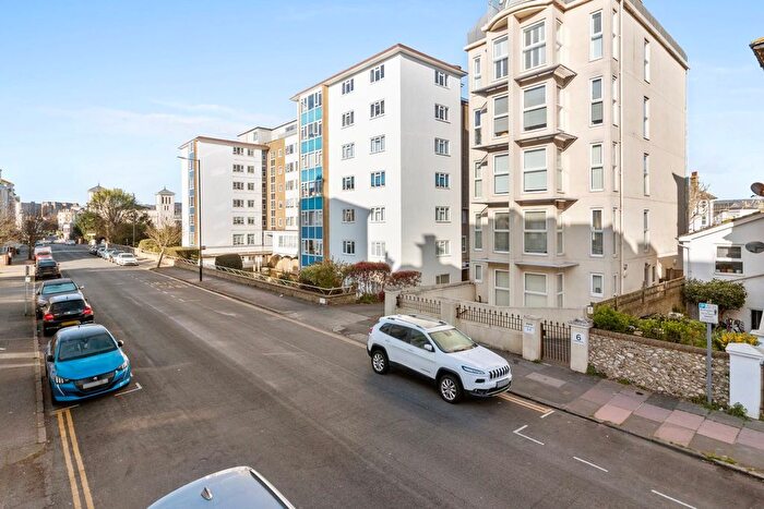 2 Bedroom Flat For Sale In Compton Street, Eastbourne, BN21