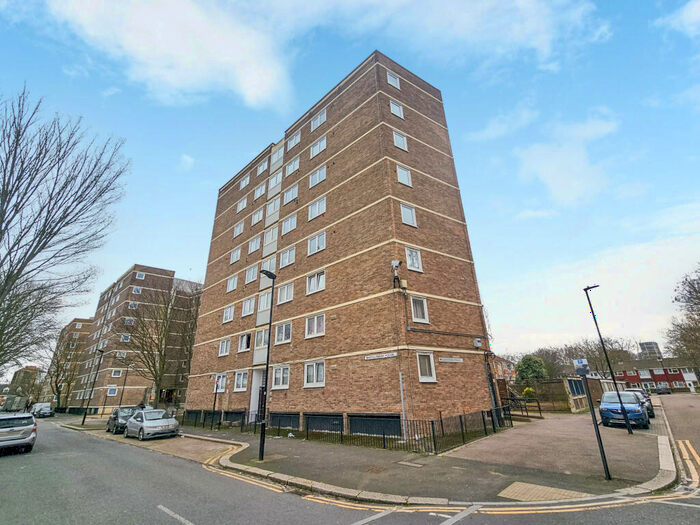 2 Bedroom Flat To Rent In Glenister Street, E16