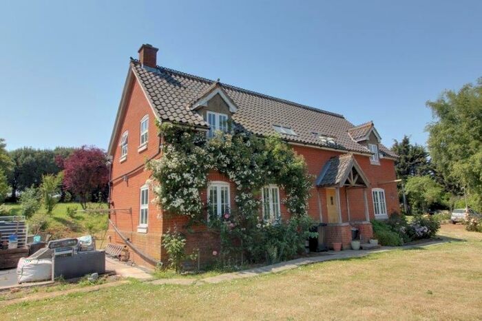 4 Bedroom Detached House To Rent In Main Road, Shotley, IP9