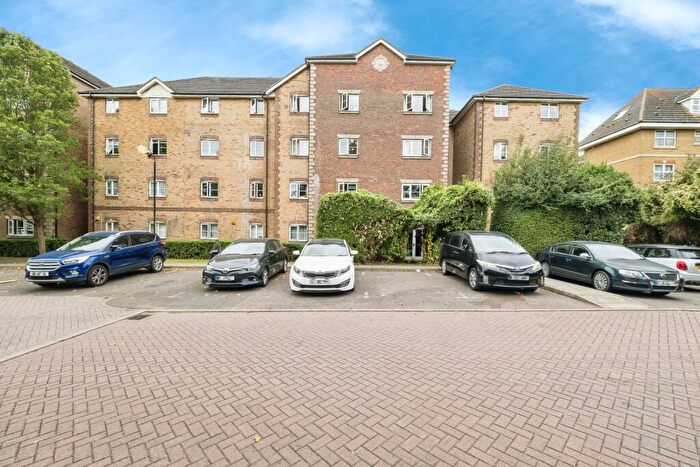 2 Bedroom Flat For Sale In Harrisons Wharf, Purfleet-on-Thames, Essex, RM19
