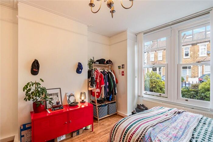 2 Bedroom Apartment To Rent In Crebor Street, East Dulwich, London, SE22