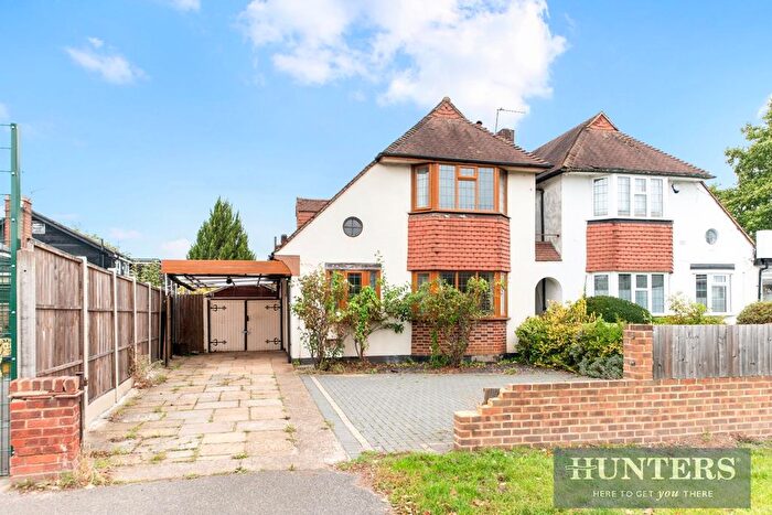 3 Bedroom Link Detached House For Sale In London Road, North Cheam, SM3