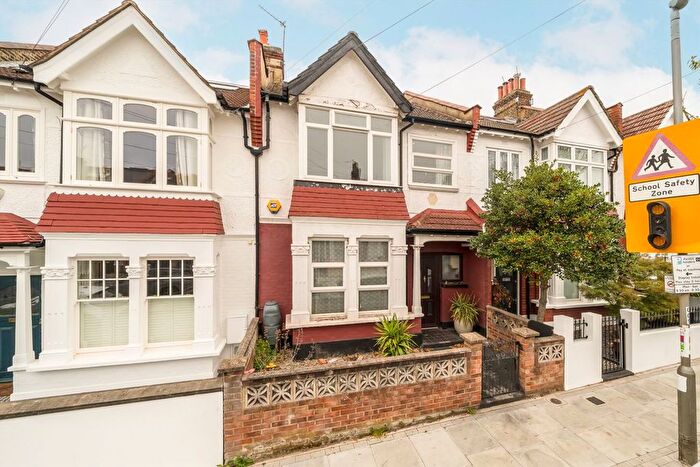 3 Bedroom Property For Sale In Fircroft Road, Tooting Bec, SW17