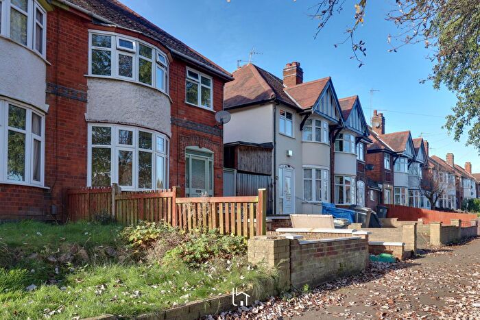 3 Bedroom Semi-Detached House To Rent In Wyngate Drive, Leicester, LE3