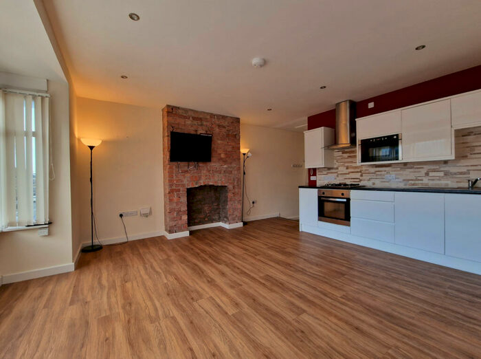 1 Bedroom Flat To Rent In Chanterlands Avenue, Hull, East Yorkshire, HU5