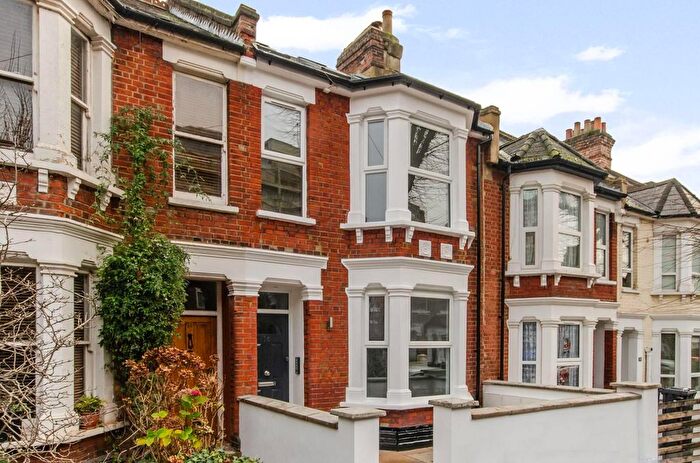 1 Bedroom Flat To Rent In Brouncker Road, London, W3