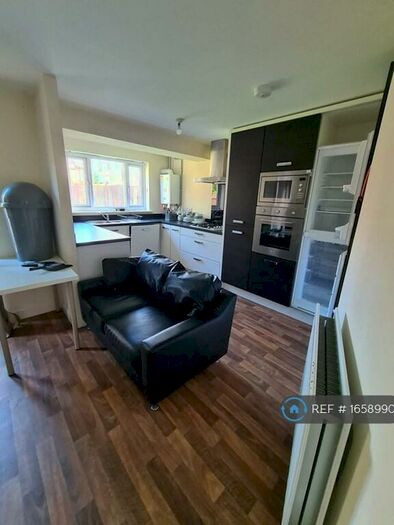 6 Bedroom End Of Terrace House To Rent In Great Copsie Way, Bristol, BS16