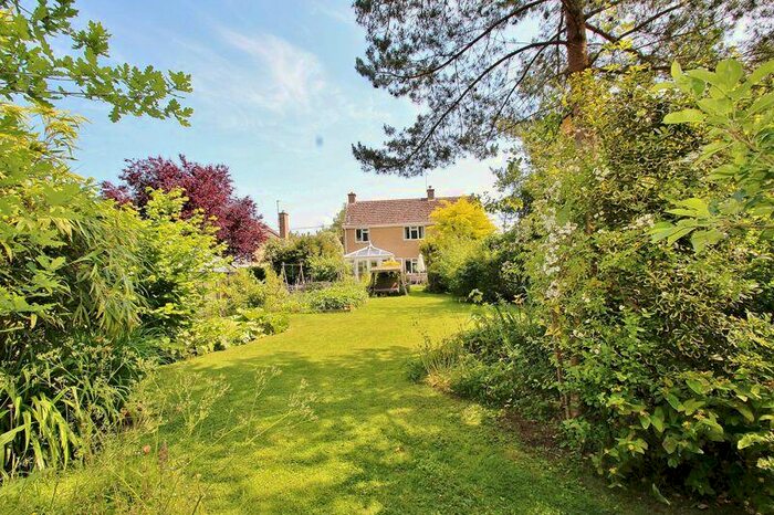 4 Bedroom Detached House For Sale In East End, Near North Leigh, OX29