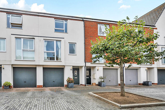 3 Bedroom Terraced House For Sale In Alcock Crescent, Crayford, Dartford, DA1