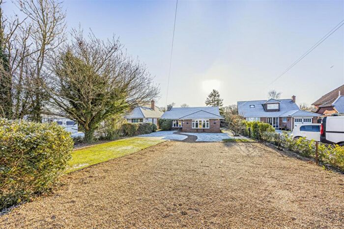 4 Bedroom Detached Bungalow For Sale In New Road, Lovedean, PO8