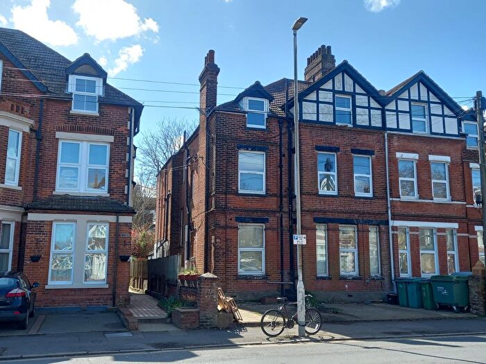 3 Bedroom Flat To Rent In Cheriton Road, Folkestone, CT19