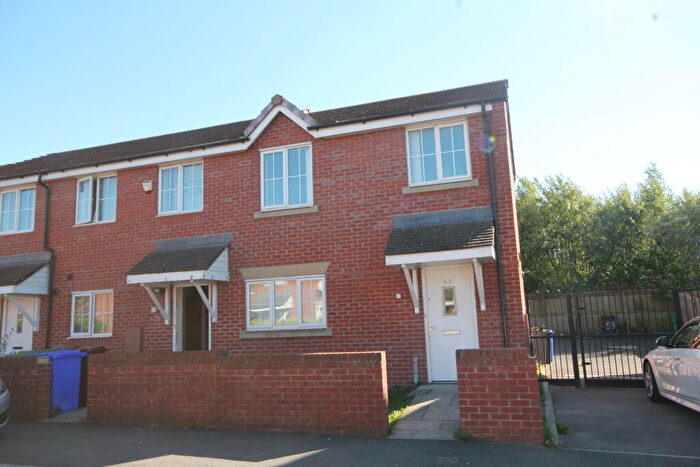 2 Bedroom End Of Terrace House To Rent In Rawsthorne Avenue, Gorton, Manchester, M18