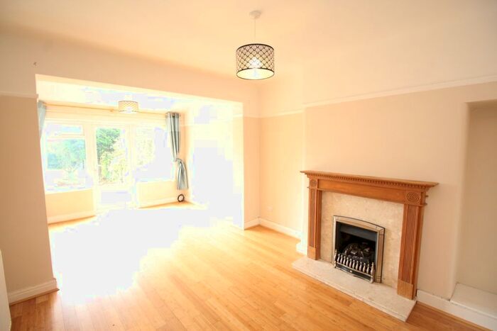 3 Bedroom Semi-Detached House To Rent In Linkstor Road, Liverpool L25