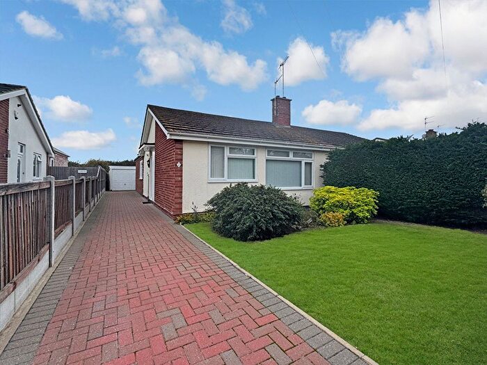 3 Bedroom Semi-detached Bungalow For Sale In Field Way, Wivenhoe, Colchester, CO7