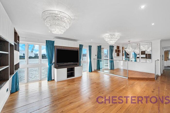 2 Bedroom Flat To Rent In Cape Henry Court, Jamestown Way, E14