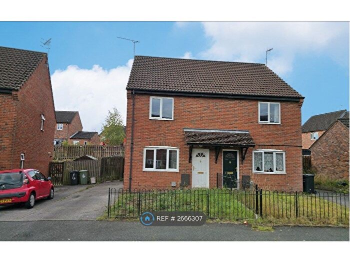 2 Bedroom Semi-detached House To Rent In Oak Tree Close, Arkwright Town, Chesterfield, S44