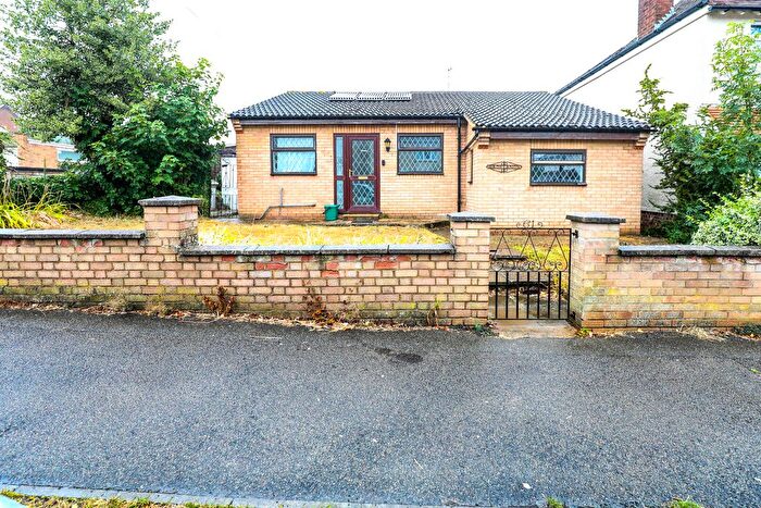 3 Bedroom Bungalow For Sale In Pipers Hill Road, Kettering, NN15