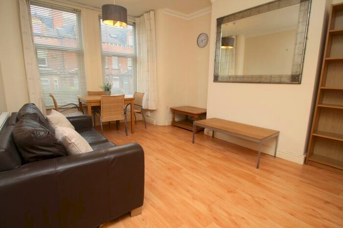 1 Bedroom Flat To Rent In Norman Terrace, Roundhay, Leeds, LS8