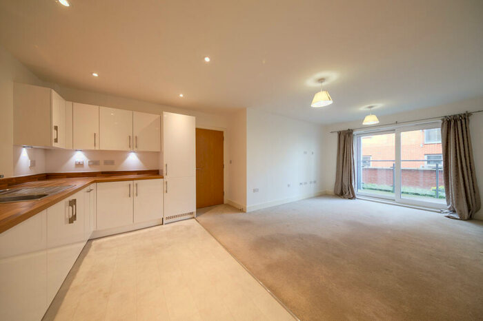 2 Bedroom Apartment To Rent In Charrington Place, St. Albans, AL1