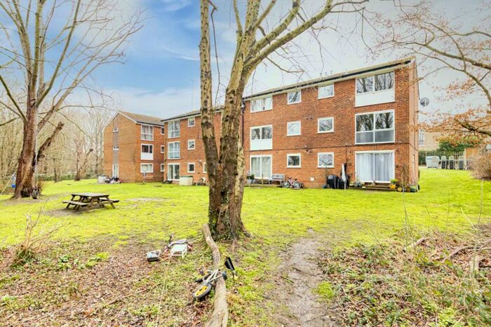 2 Bedroom Flat To Rent In Aston View, Hemel Hempstead, HP2