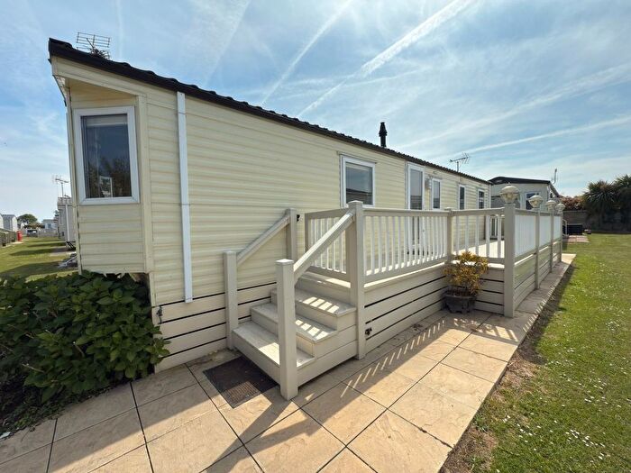 3 Bedroom Park Home For Sale In St. Johns Road, Whitstable, CT5