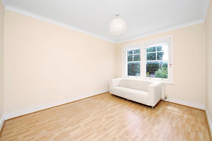 2 Bedroom Apartment To Rent In Inderwick Road, Crouch End, London, N8