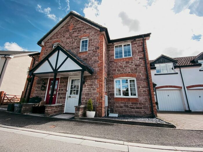 3 Bedroom Semi-Detached House To Rent In Cashford Gate, Taunton TA2