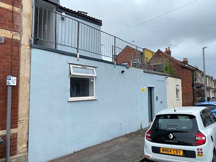 1 Bedroom Flat To Rent In Whitehall Road, Bristol, BS5