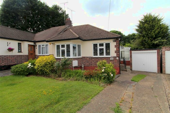2 Bedroom Bungalow To Rent In Woodside Close, Leigh-On-Sea, Essex, SS9