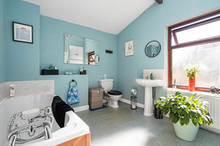 3 Bedroom End Of Terrace House For Sale In Sumner Street, Glossop, SK13