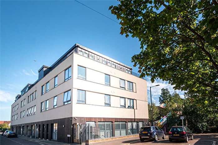 2 Bedroom Flat For Sale In Dee Road, Surrey, TW9