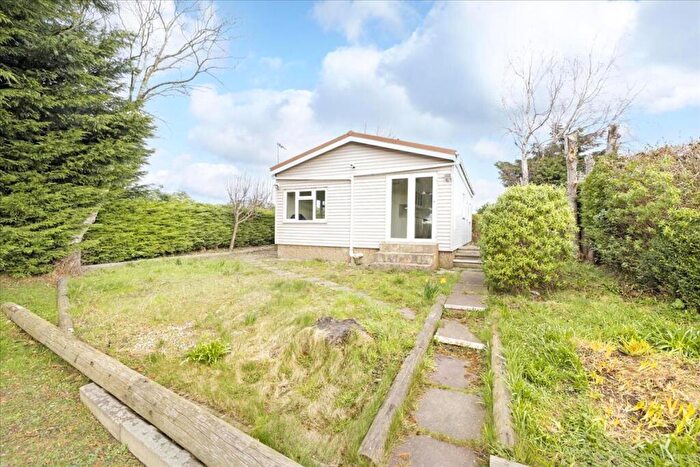 2 Bedroom Park Home For Sale In Spruce Walk, Nivensknowe, Loanhead, EH20