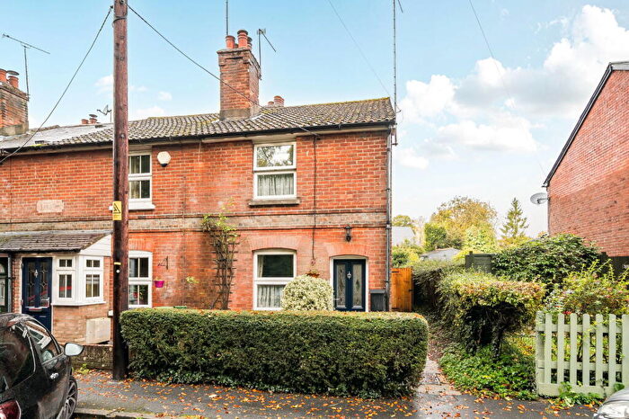 2 Bedroom End Of Terrace House For Sale In Roman Road, Basingstoke, RG23