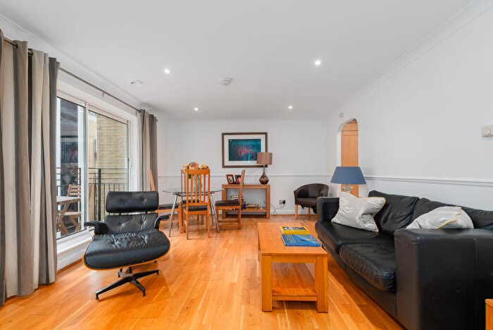 2 Bedroom Flat For Sale In High Timber Street, London, EC4V
