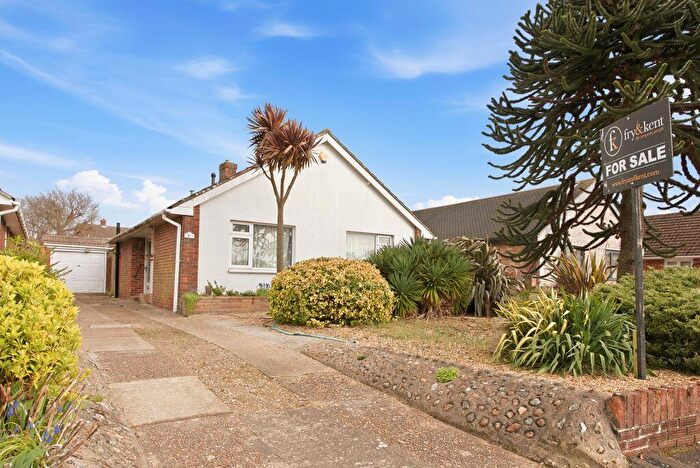 2 Bedroom Detached Bungalow For Sale In Trosnant Road, Havant, PO9