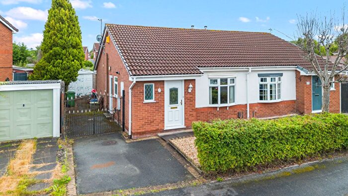 2 Bedroom Semi-Detached House For Sale In Lockerbie Close, Warrington, WA2