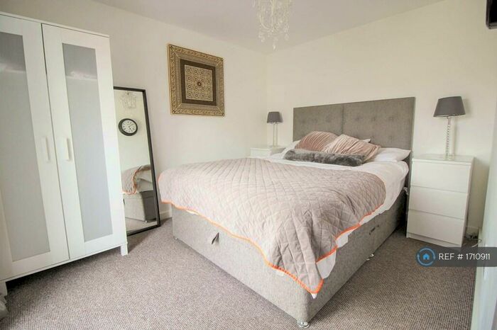 2 Bedroom Flat To Rent In Proteus House, Oakgrove, Milton Keynes, MK10