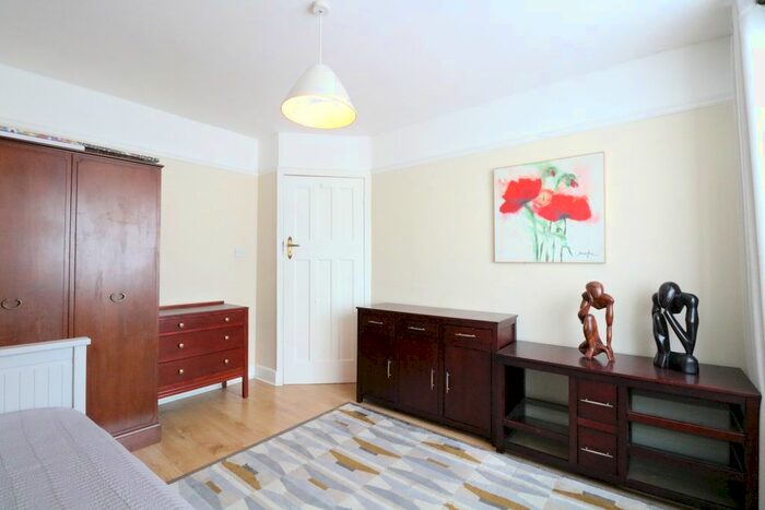 1 Bedroom Flat To Rent In St. Andrews Road, London, W3