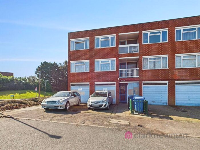 1 Bedroom Apartment For Sale In Barley Croft, Harlow, ., CM18