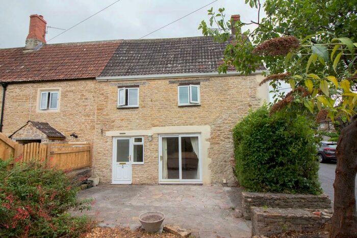 3 Bedroom End Of Terrace House To Rent In Frome, Mount Pleasant, BA11