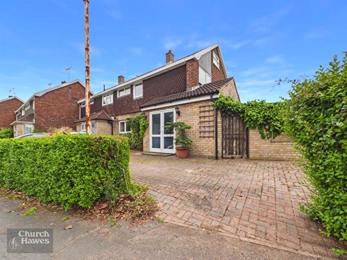 3 Bedroom End Of Terrace House For Sale In The Knares, Basildon, SS16